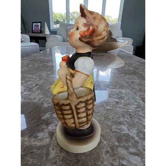 Hummel Figurine, 'Sister' Girl With  Basket, 98/0 - Picture 4 of 5